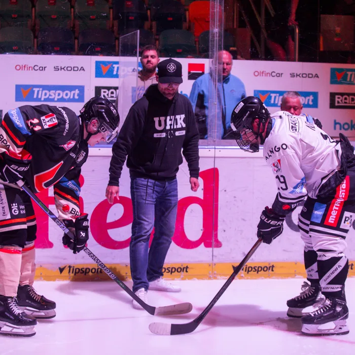 The opening face-off of a UNIted HK game
